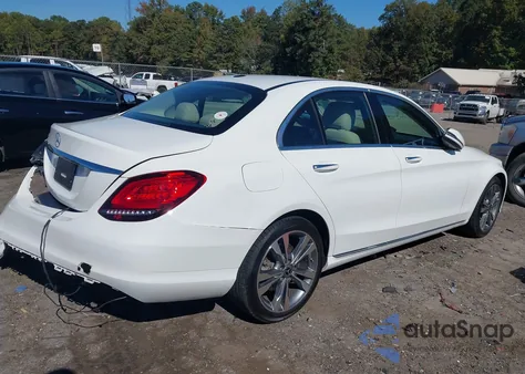 2019 Mercedes-Benz C 300 z USA, uszkodzony, nr VIN WDDWF8DB0KR484663